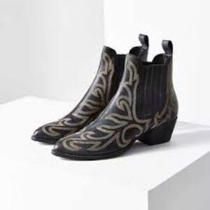 Dolce Vita Seth Black Booties.